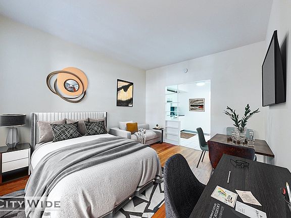 2nd image of 315 E 78th St #3E