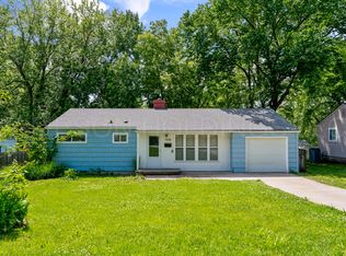7840 Ash St, Prairie Village, KS 66208