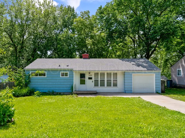 7840 Ash St, Prairie Village, KS 66208