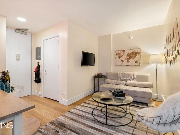3rd image of 230 E 44th St #10LL