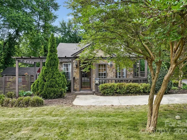 4235 Howie Cir, Charlotte, NC 28205