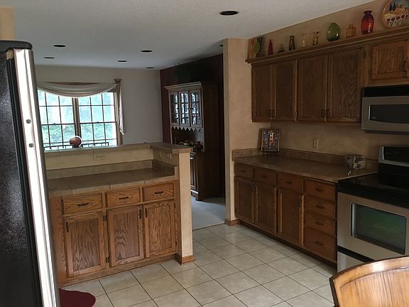 5th image of 15040 Windemere Ln
