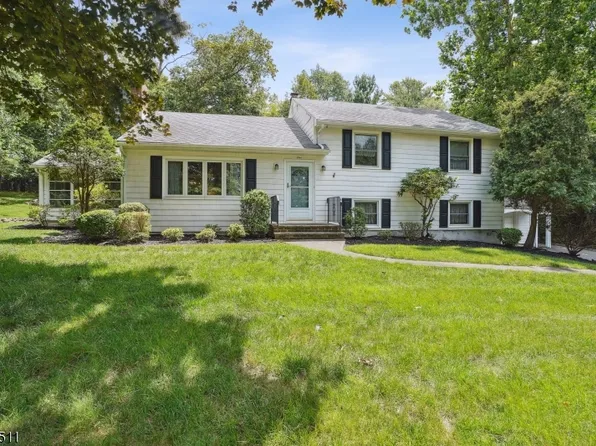 1 Sunset Drive, North Caldwell Boro, NJ 07006