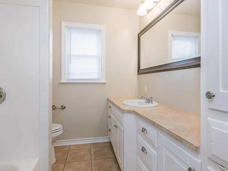 1612 Crockett St — Photo 14