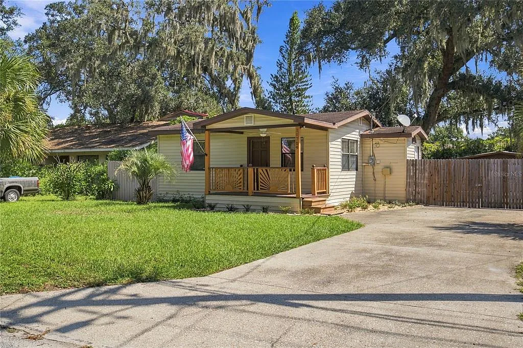 2 bed, 1.0 bath, 914 sqft, $2,000 — Photo 4
