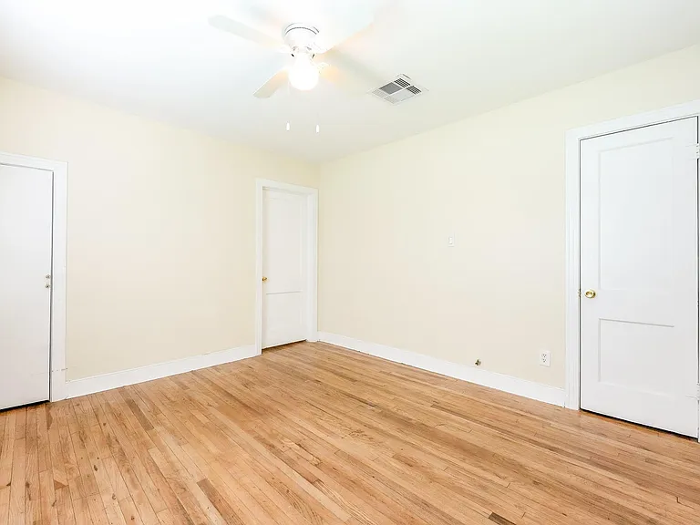 932 Walling St — Photo 16