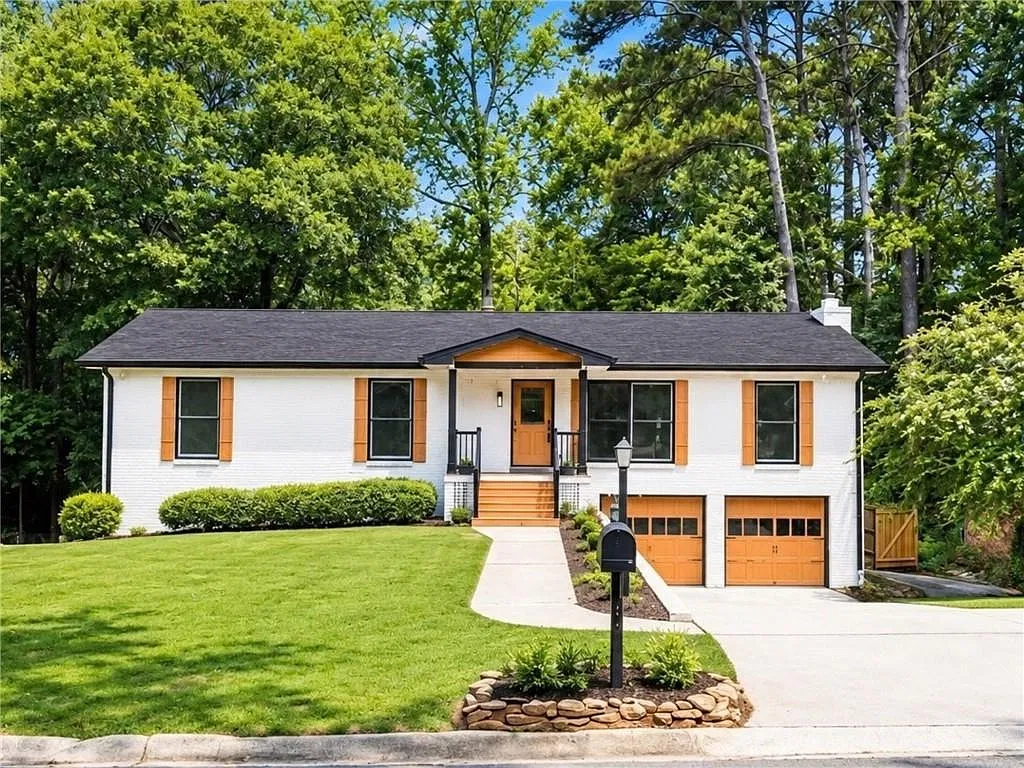 4 bed, 3.0 bath, 2450 sqft, $3,197 — Photo 2