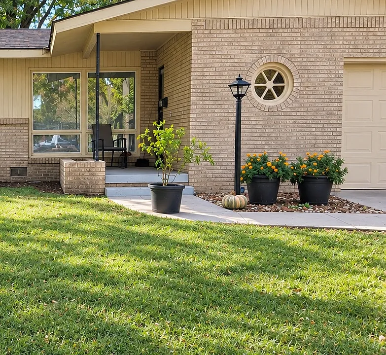 1860 Windsor Ct