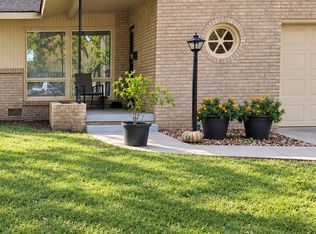 1860 Windsor Ct, Wichita, KS 67218
