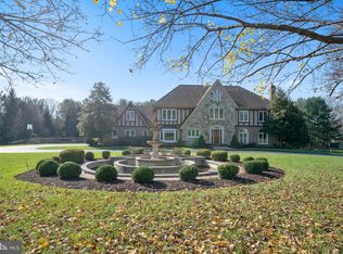 8904 Iverleigh Ct, Rockville, MD 20854