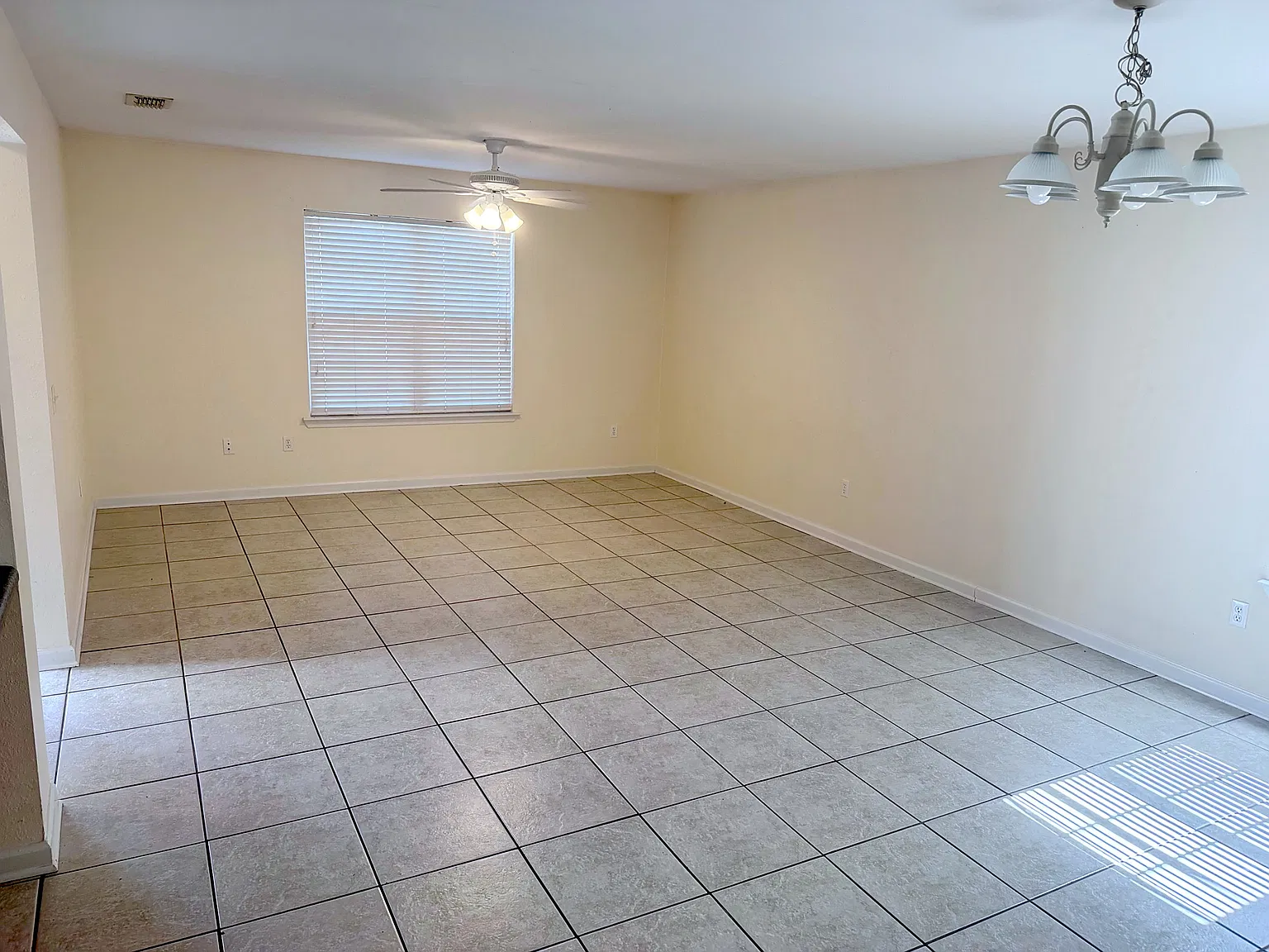 3 bed, 1404 sqft, $2,070 — Photo 4