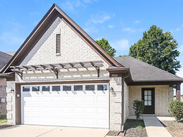 7333 Green Ash Dr — Photo 3