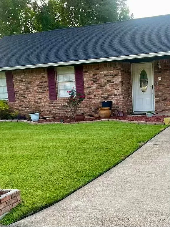 3 bed, 2.0 bath, 1980 sqft, $1,800 — Photo 1
