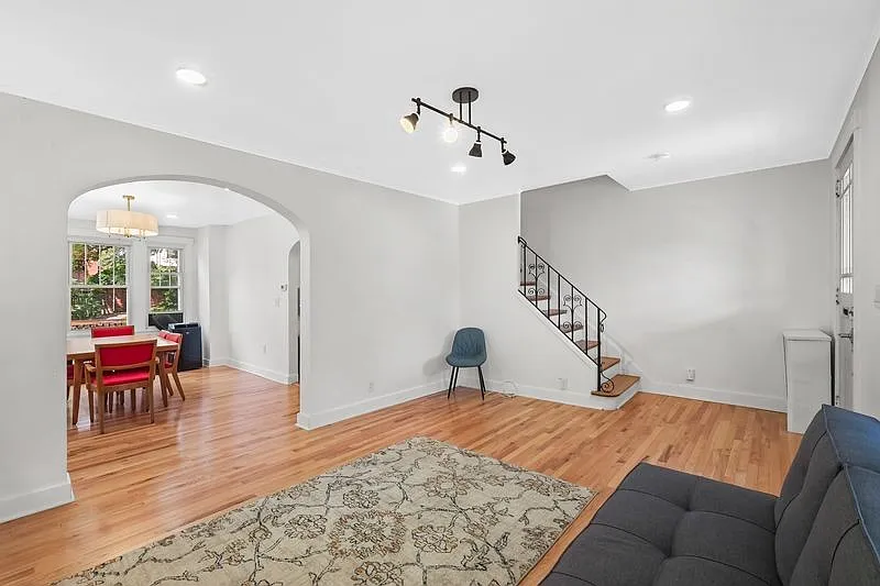3 bed, 1.5 bath, 1328 sqft, $1,800 — Photo 4