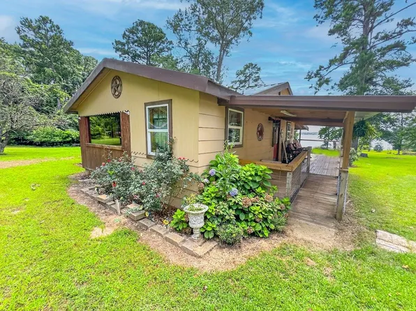 1332 Grainger Rd, Lone Star, TX 75668