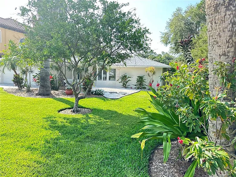 1723 Stanford Ln — Photo 49