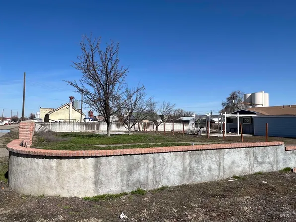 218 S 2nd St, Nyssa, OR 97913