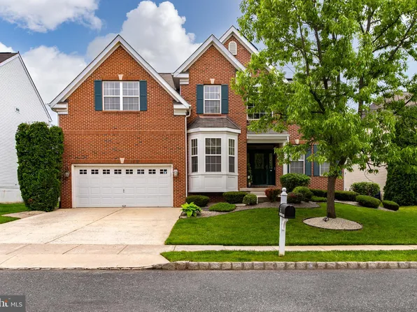 5 Crestview Ct, Bordentown, NJ 08505