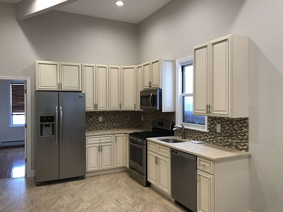 1st image of 3115 41st St #3