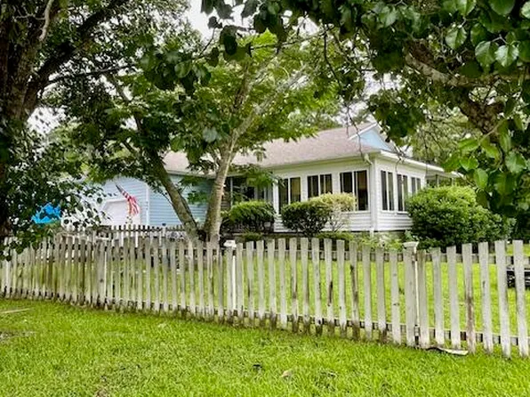 608 Dolphin Dr, Summerville, SC 29485