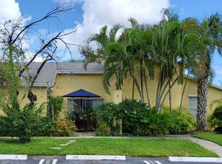 214 Sparrow Dr APT 4, Royal Palm Beach, FL 33411