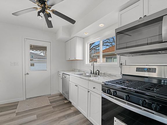 3rd image of 1422 Turnbull Dr