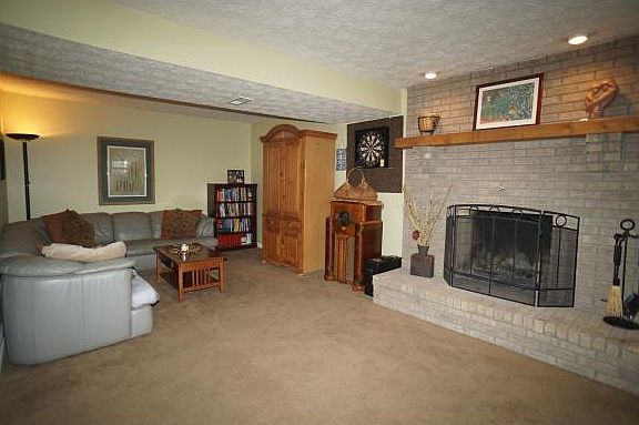 5th image of 399 Pheasant Run Dr