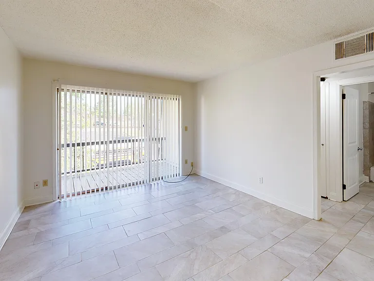 827 S Perry St #12 — Photo 4