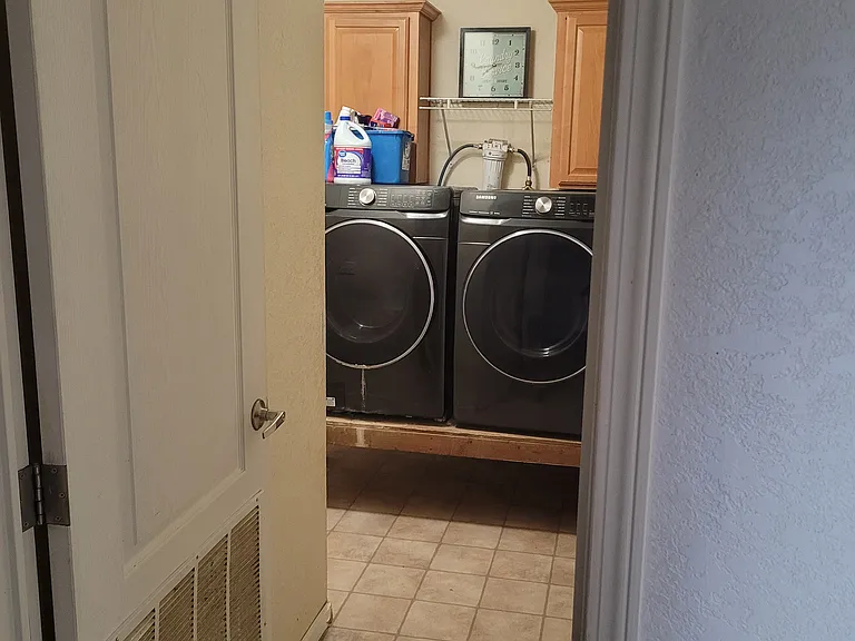 10450 S Rhyolite Ave — Photo 11