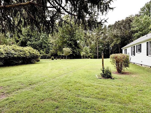 3rd image of 126 Mimosa Dr