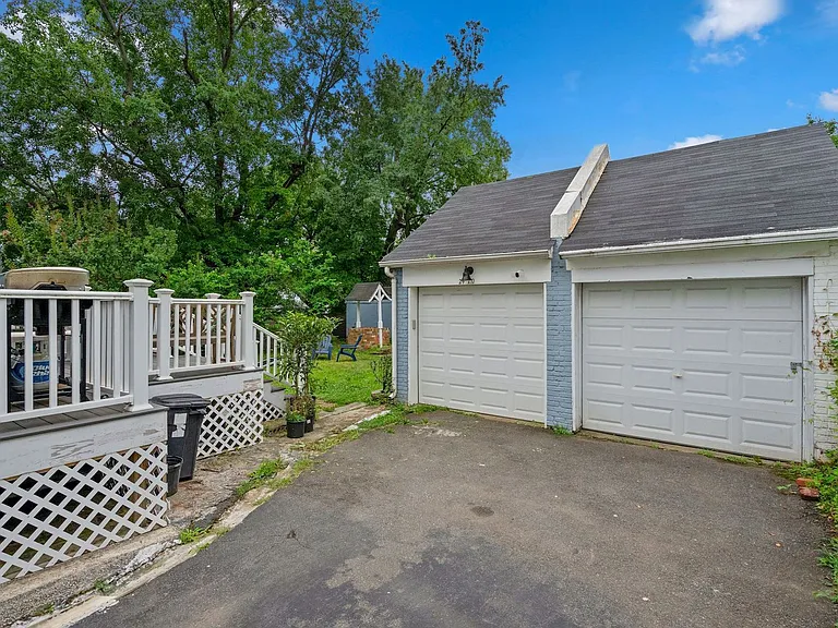 2410 S Dakota Ave NE — Photo 40