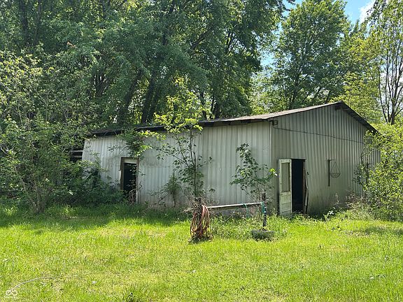 3rd image of 8995 S County Road 825 E