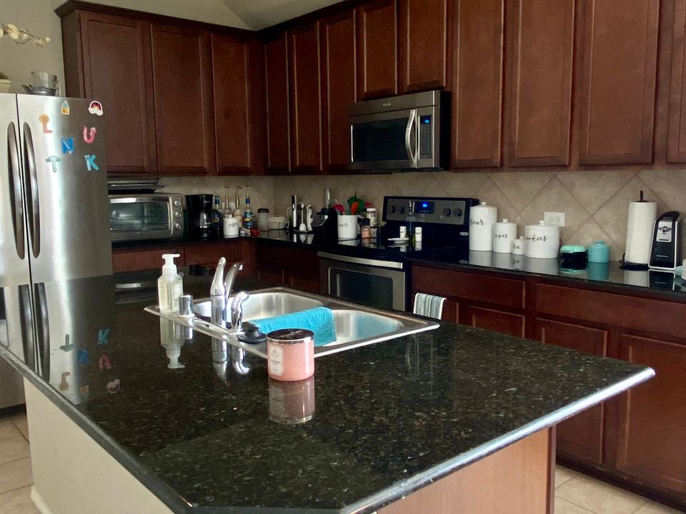 1st image of 4705 Meadow Green Trl