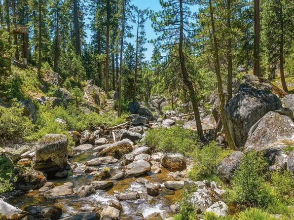 31500 Old Strawberry Rd, Pinecrest, CA 95364