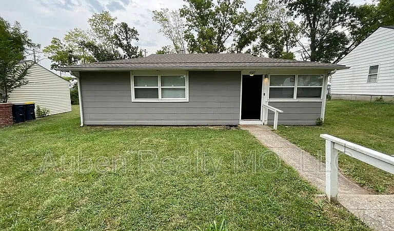 4327 N Virginia Ave — Photo 1