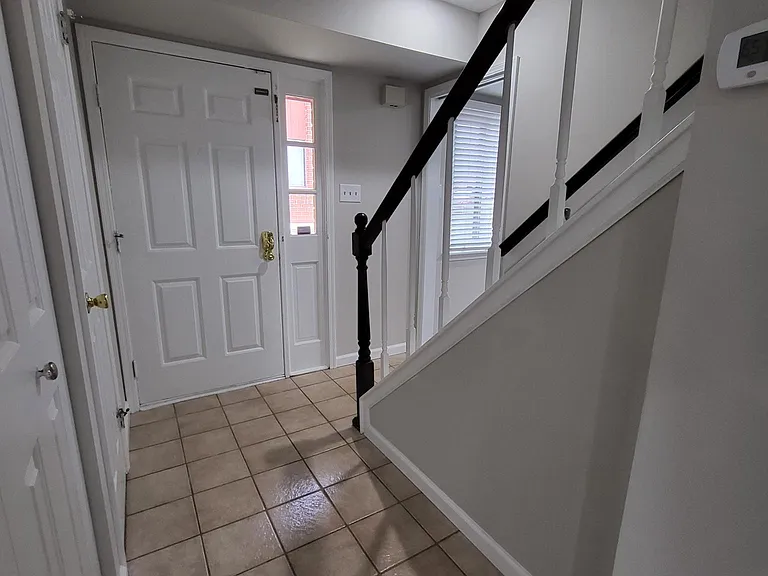 1006 Worthington Dr — Photo 3