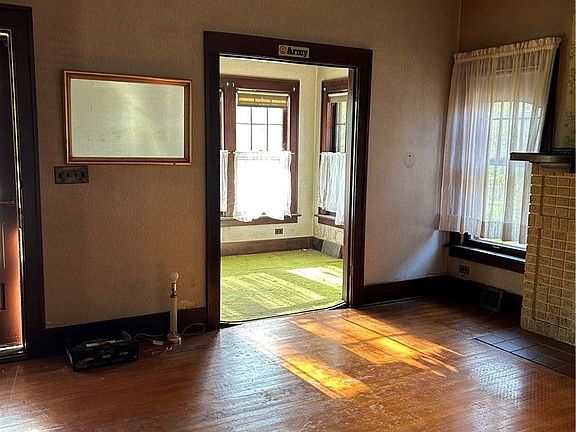 3rd image of 2643 Canterbury Rd