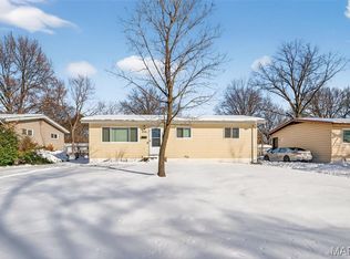 296 Meadowcrest Dr, Saint Louis, MO