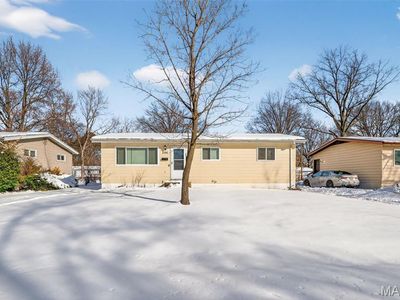 296 Meadowcrest Dr, Saint Louis, MO, 63135
