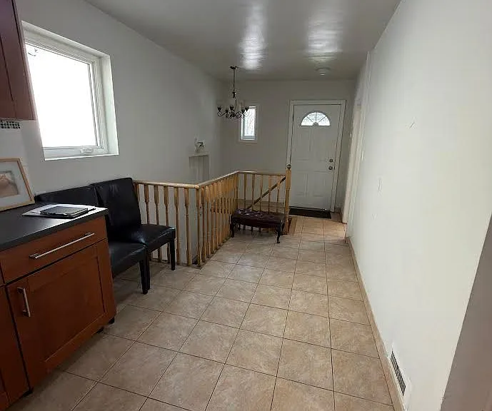 32 Belgravia Ave #MAIN — Photo 6