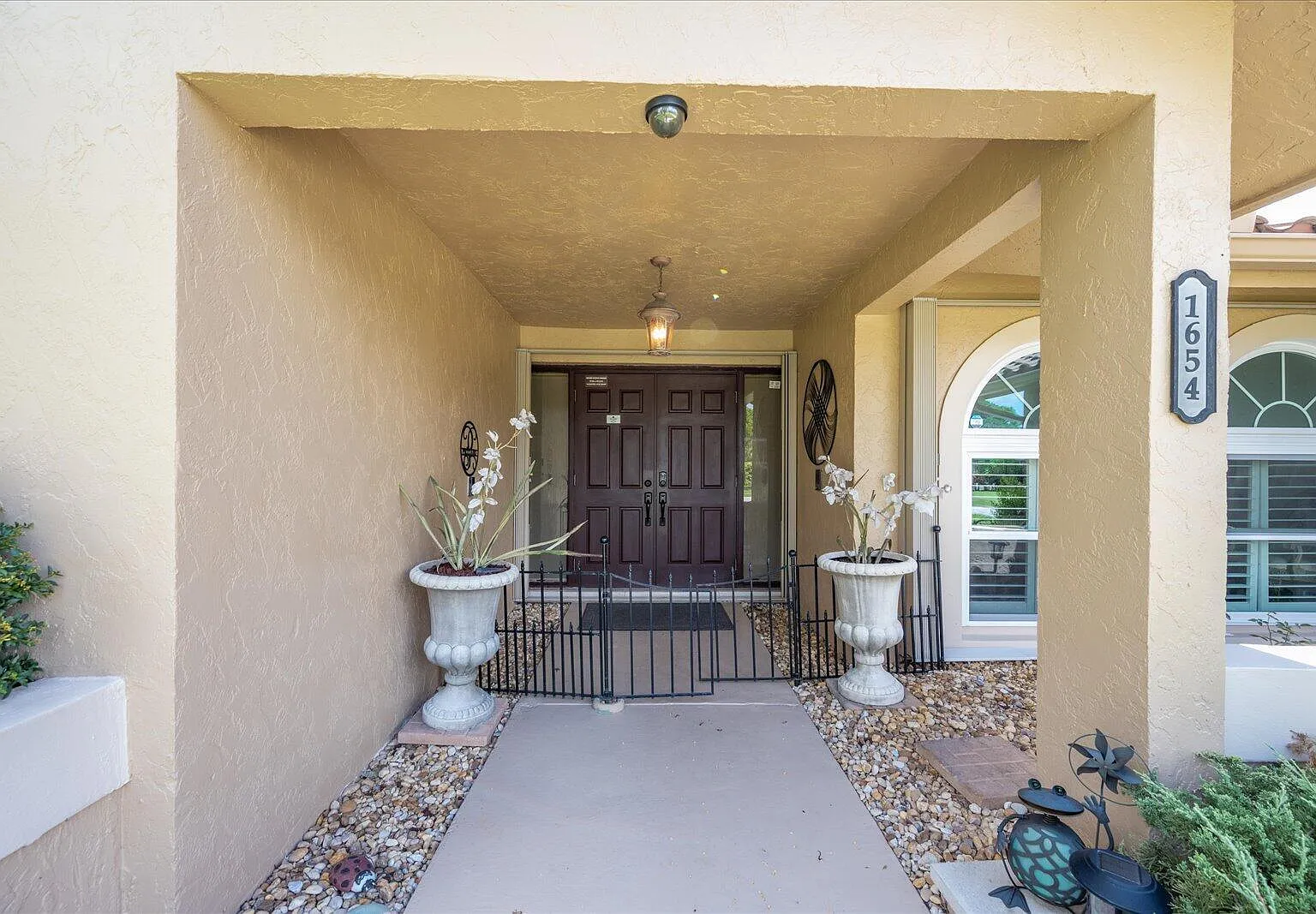 4 bed, 2.5 bath, 2539 sqft, $6,900 — Photo 4
