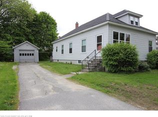 12 Cleaves St, Auburn, ME 04210