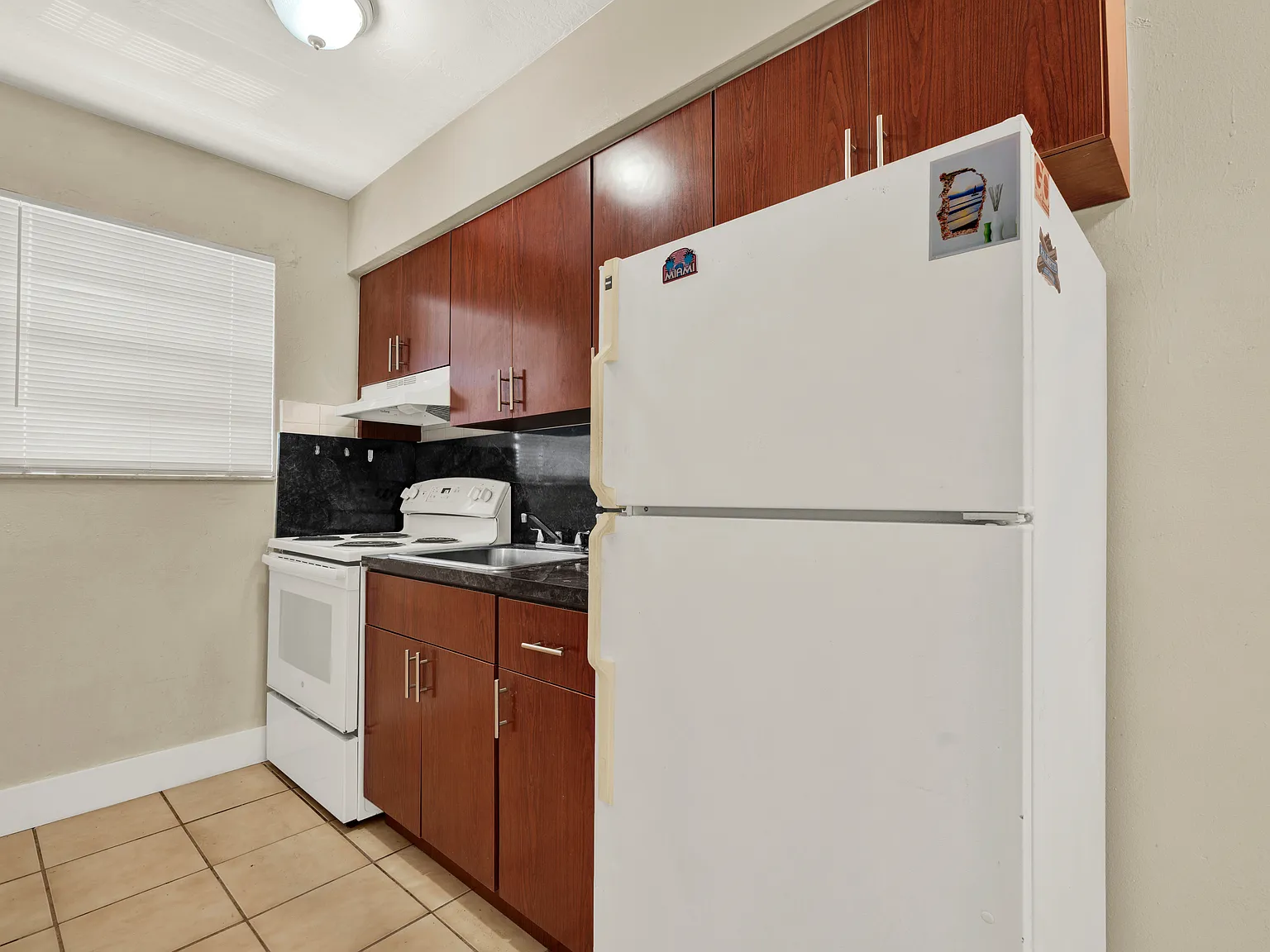 1 bed, 768 sqft, $1,600 — Photo 4