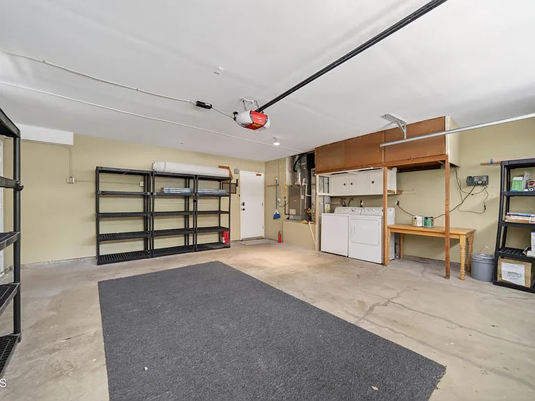 1502 Briarglen Ave — Photo 37