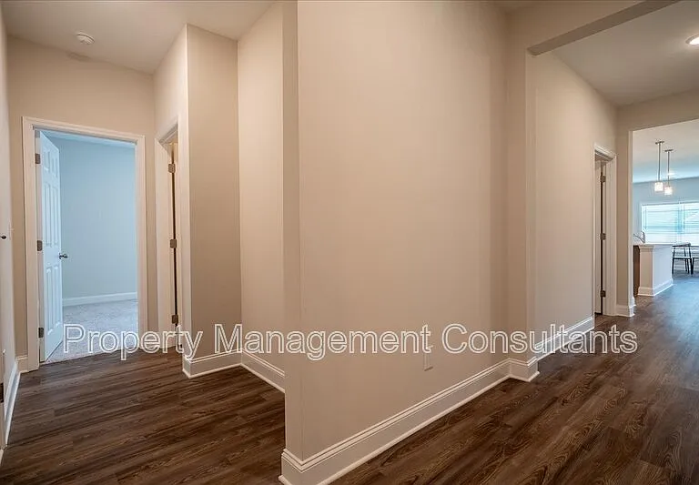 330 Creek Grove Ave — Photo 7