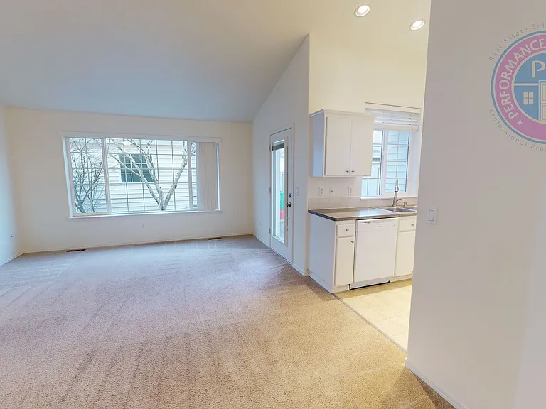 14439 SE Oregon Trail Dr — Photo 3
