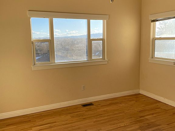 3rd image of 1507 Spruce Ave