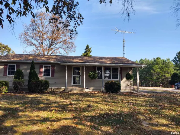 375 Washington Ln, New Burnside, IL 62967