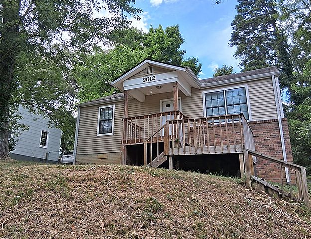 1st image of 2518 Greenfield Ln