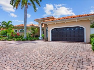 3 Bellevue Dr, Treasure Island, FL 33706